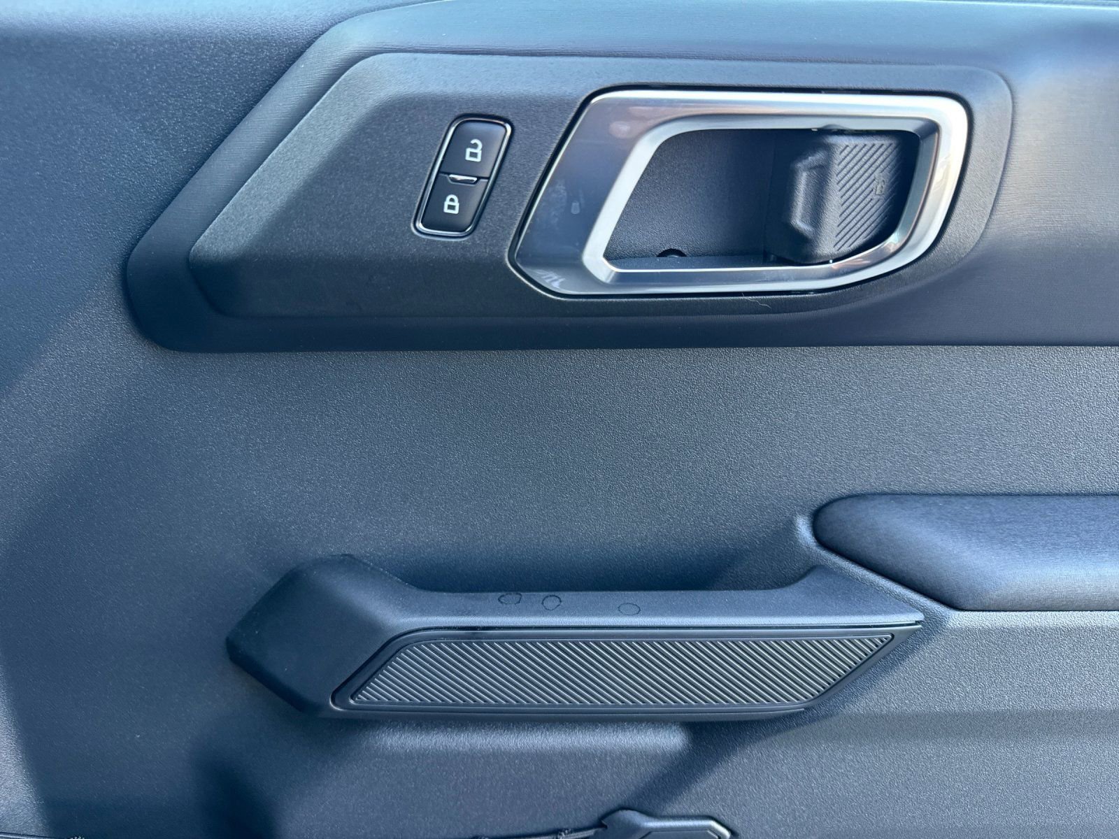 New 2025 Ford Bronco Badlands image 18