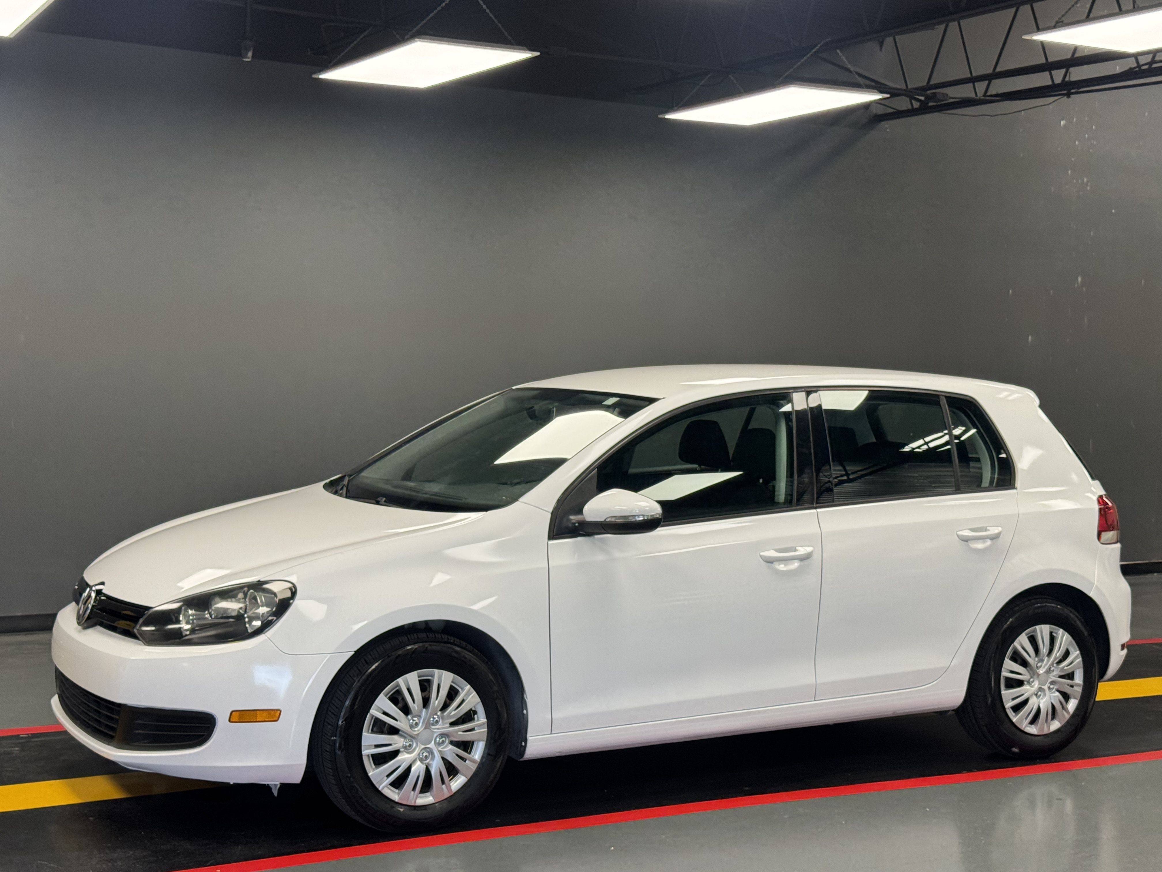 Used 2012 Volkswagen Golf 4-Door FWD image 1