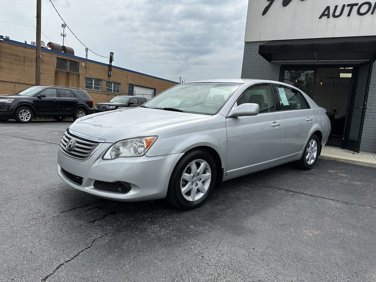 Used 2008 Toyota Avalon XL FWD image 1