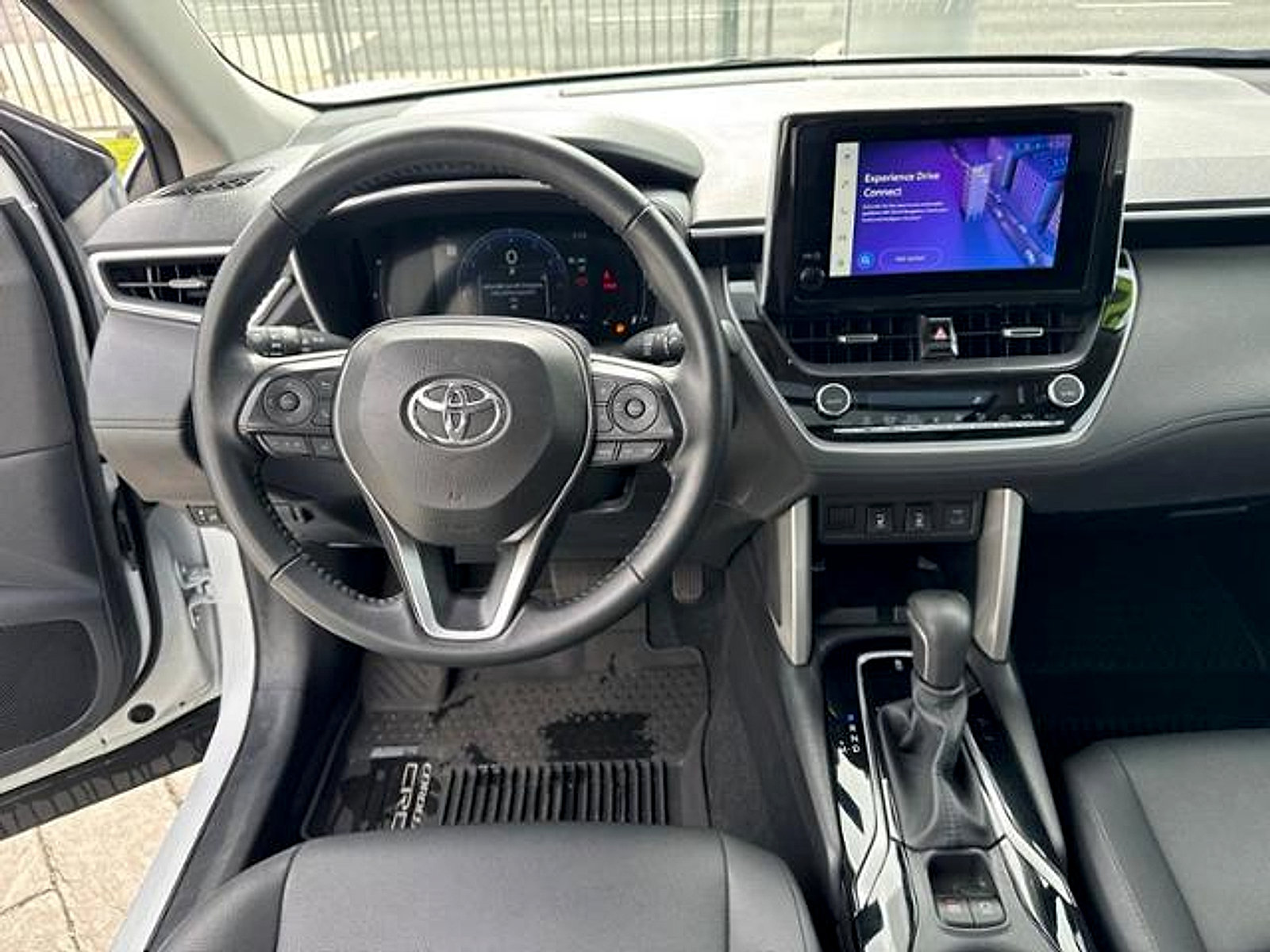 Used 2024 Toyota Corolla Cross XLE w/ Convenience Package FWD image 14