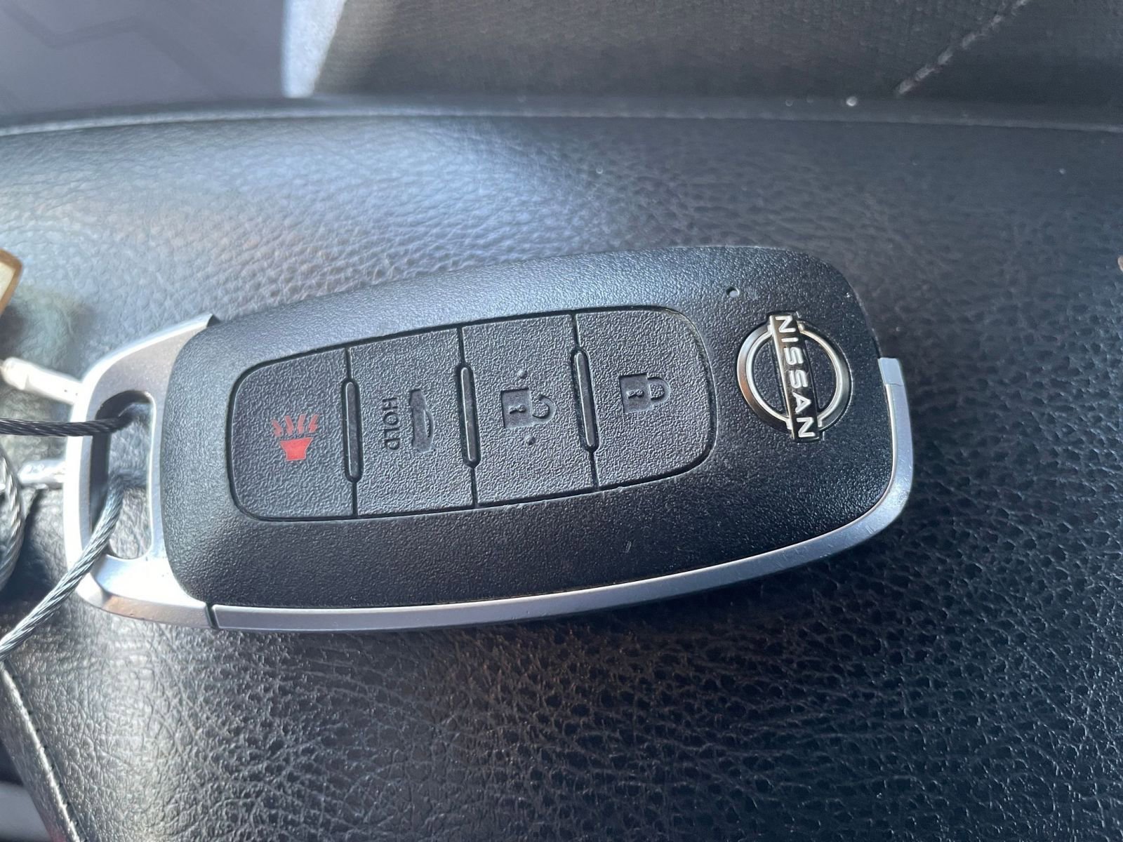 Used 2025 Nissan Versa SV image 18