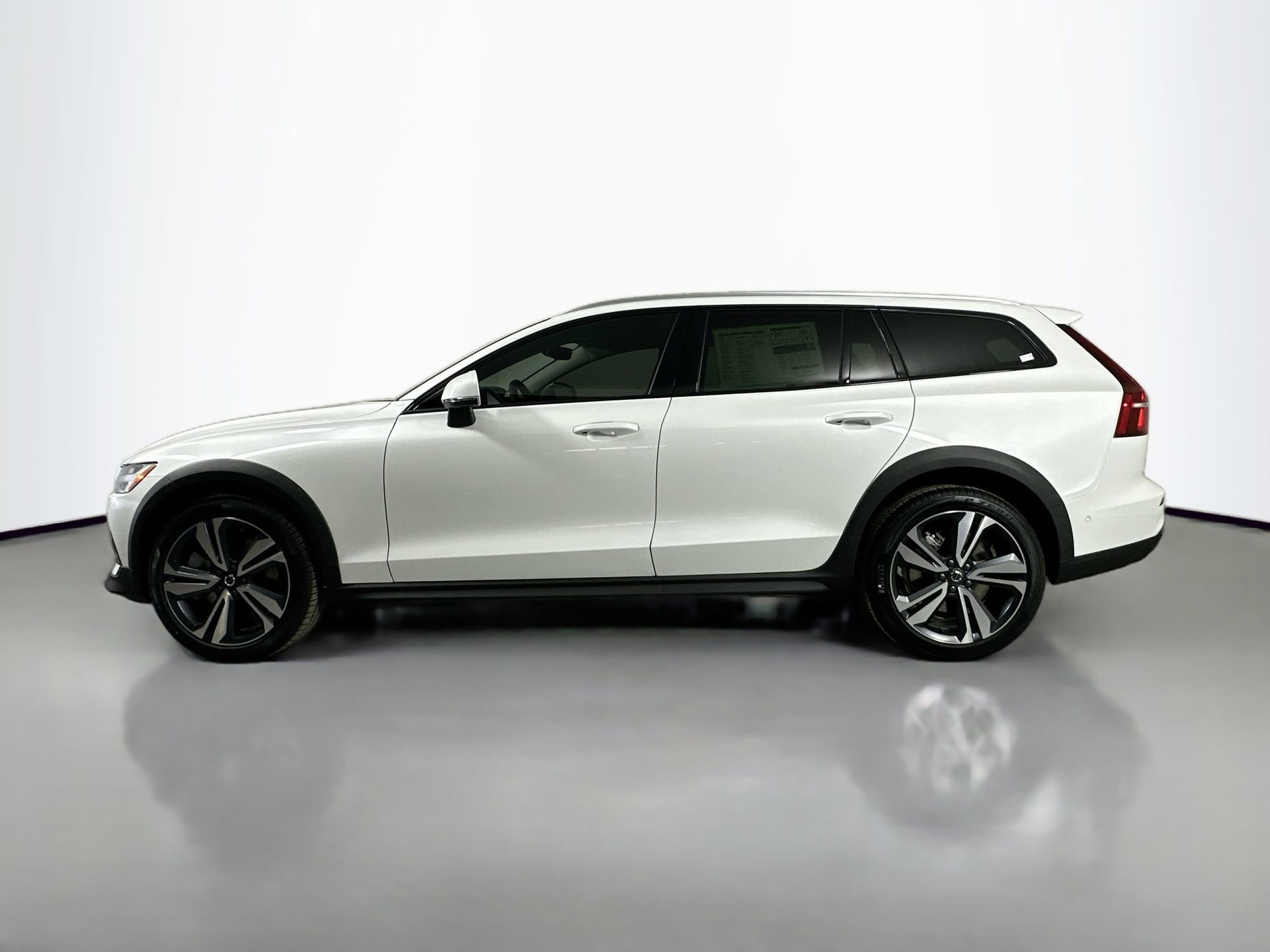 New 2026 Volvo V60 B5 Cross Country Plus w/ Protection Package Premier image 8
