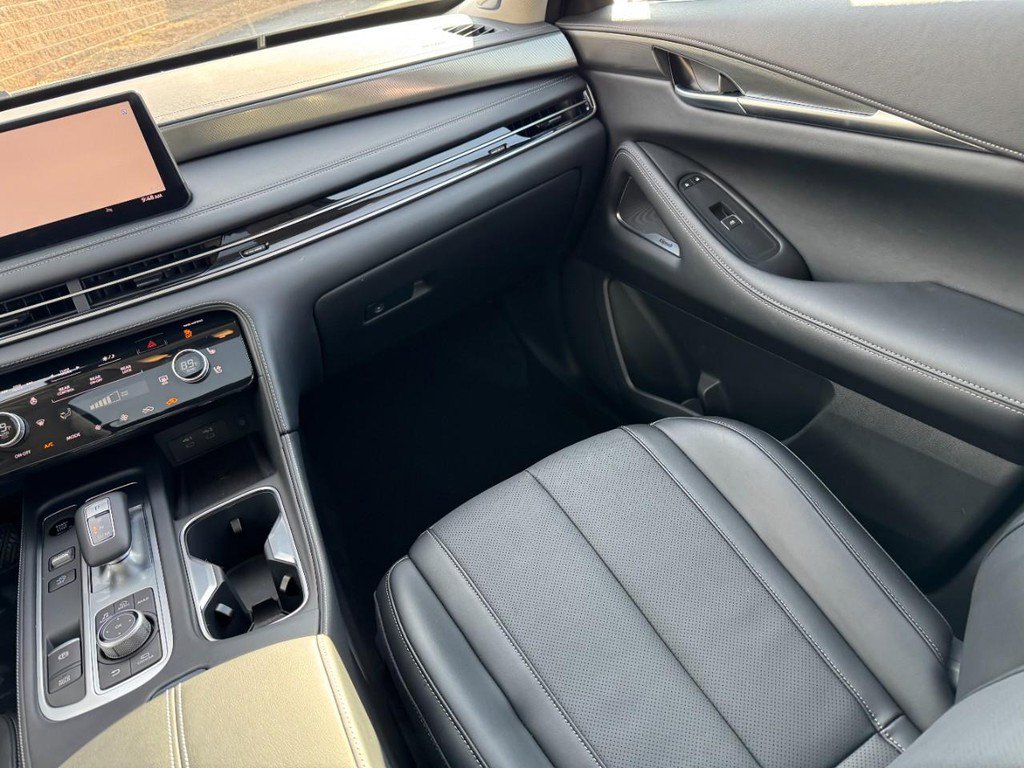 Used 2026 INFINITI QX60 Luxe w/ Family Package image 15