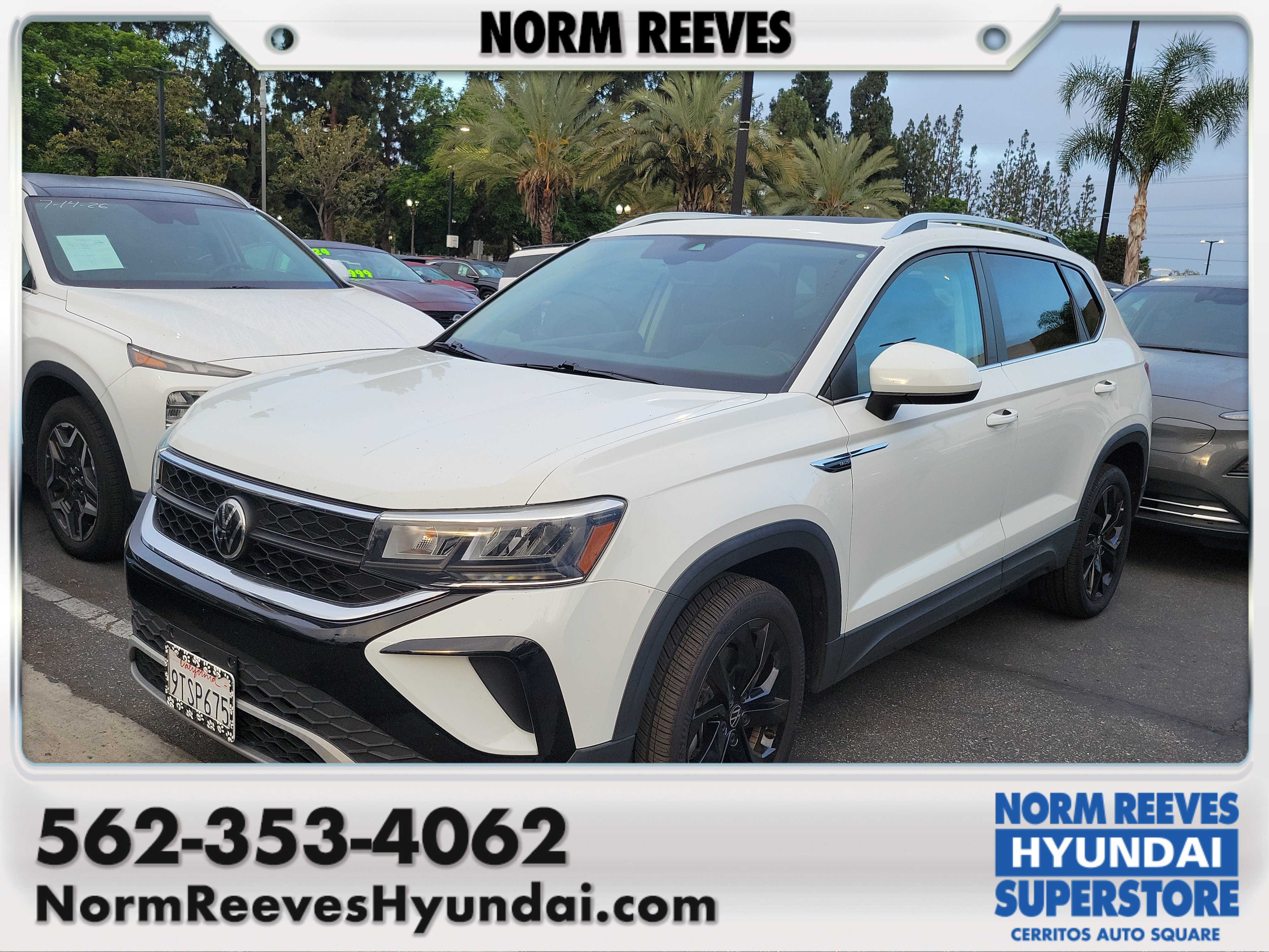 Used 2022 Volkswagen Taos SE w/ Panoramic Sunroof Package