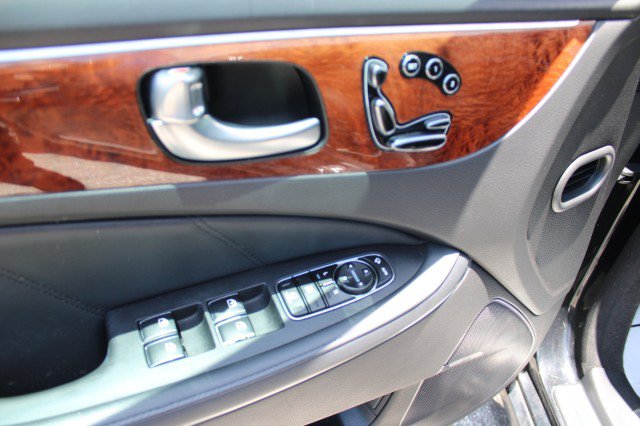 Used 2016 Hyundai Equus Ultimate RWD image 40