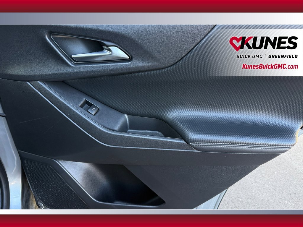 Used 2025 Chevrolet Equinox LT FWD image 37