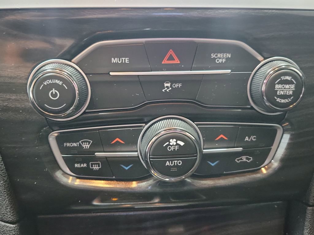 Used 2019 Chrysler 300 Touring w/ Driver Convenience Group RWD image 36