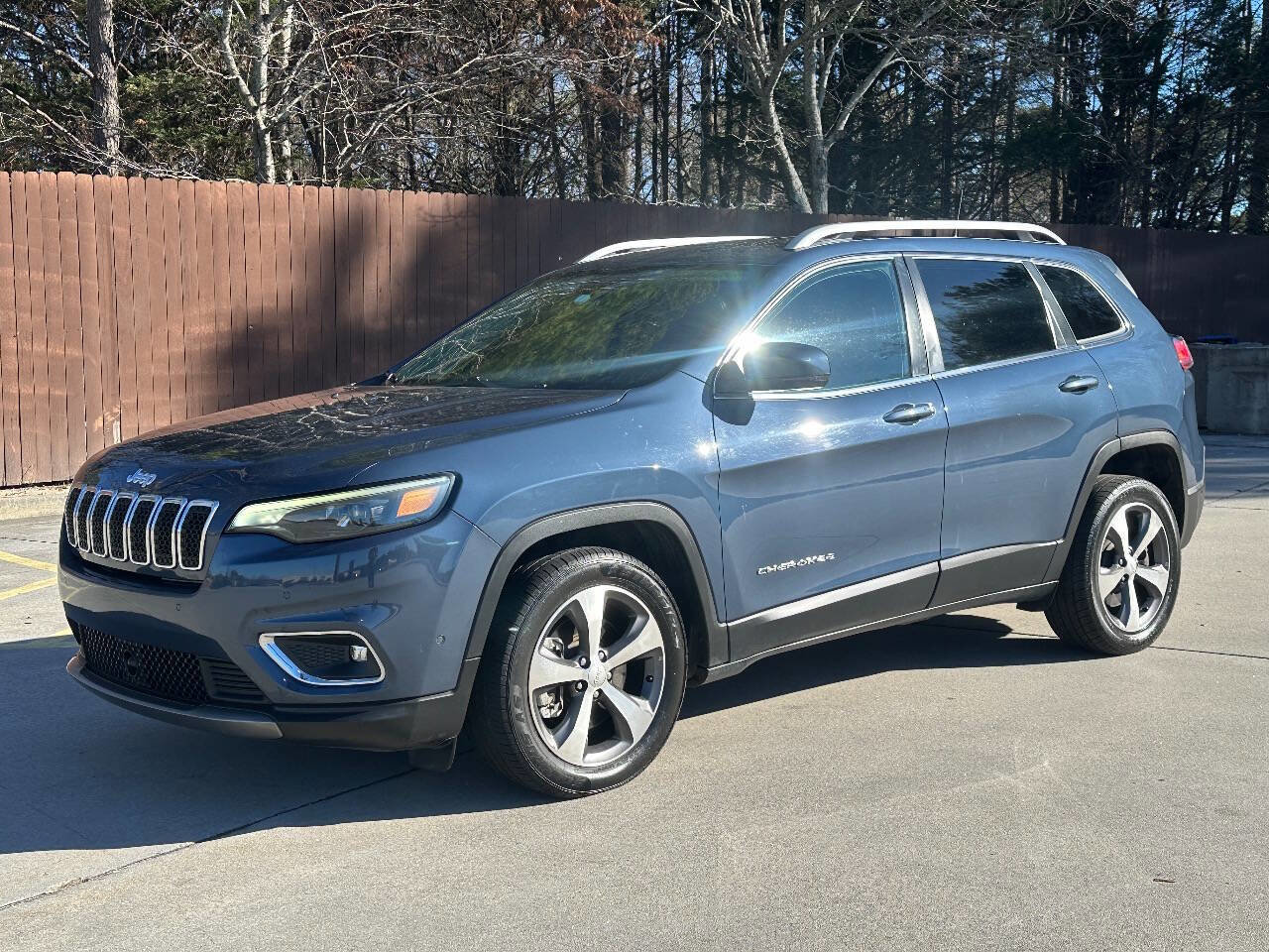 Used 2021 Jeep Cherokee Limited FWD image 1