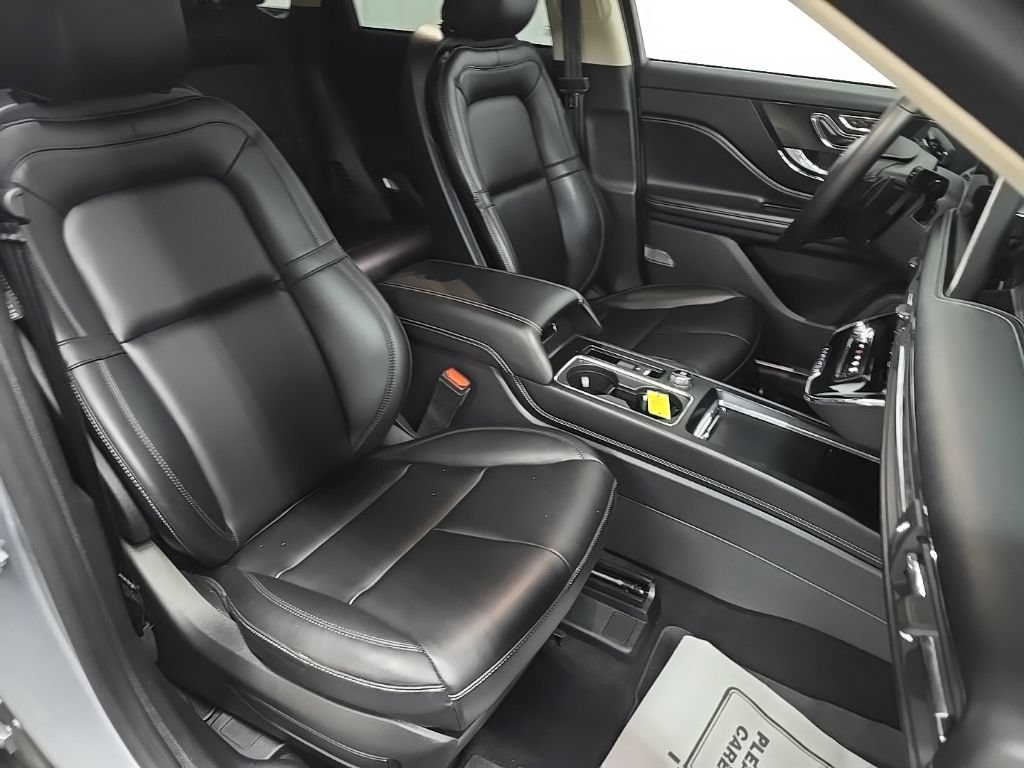 Used 2023 Lincoln Corsair AWD image 19