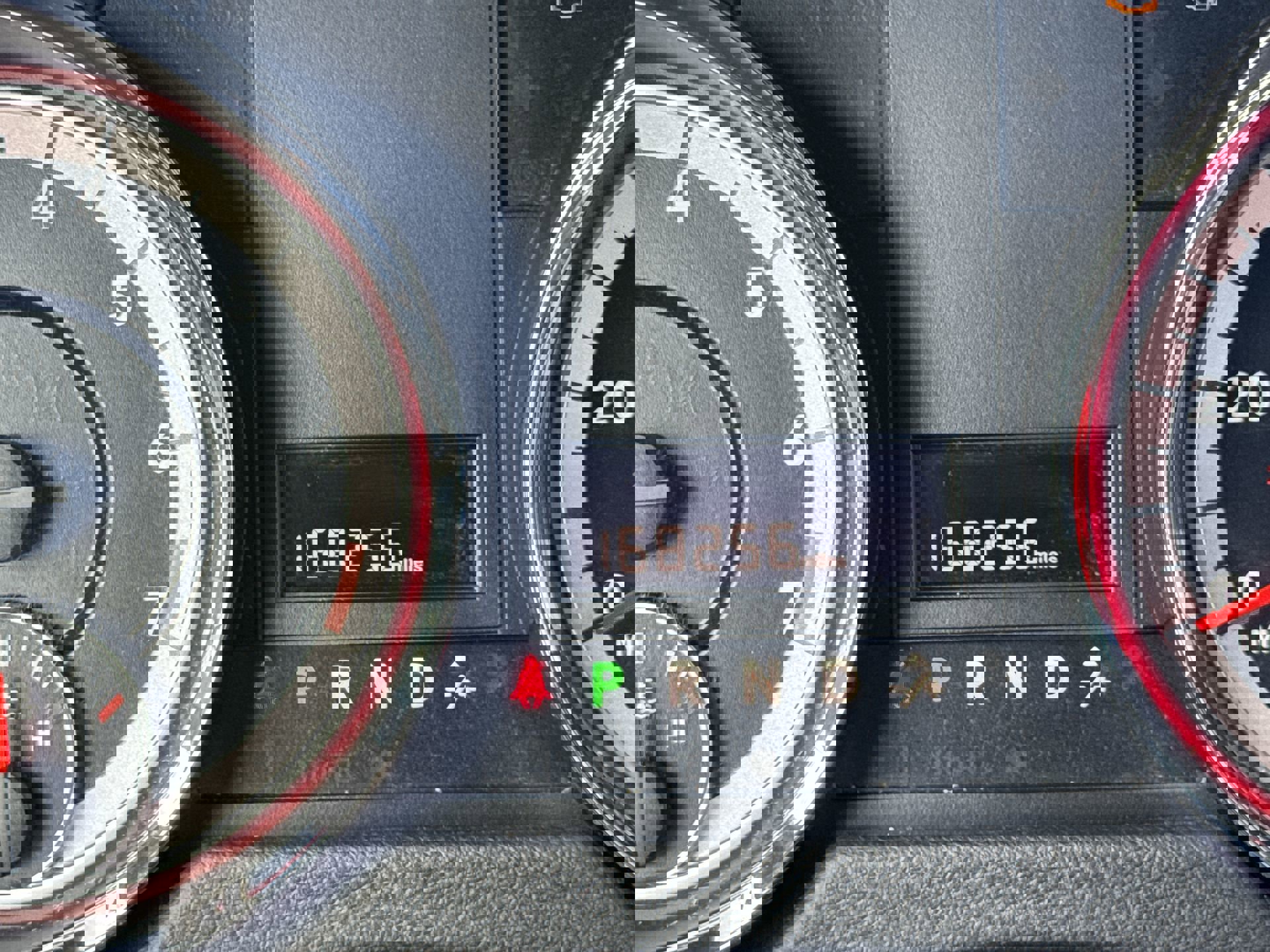 Used 2018 Dodge Grand Caravan SE image 12