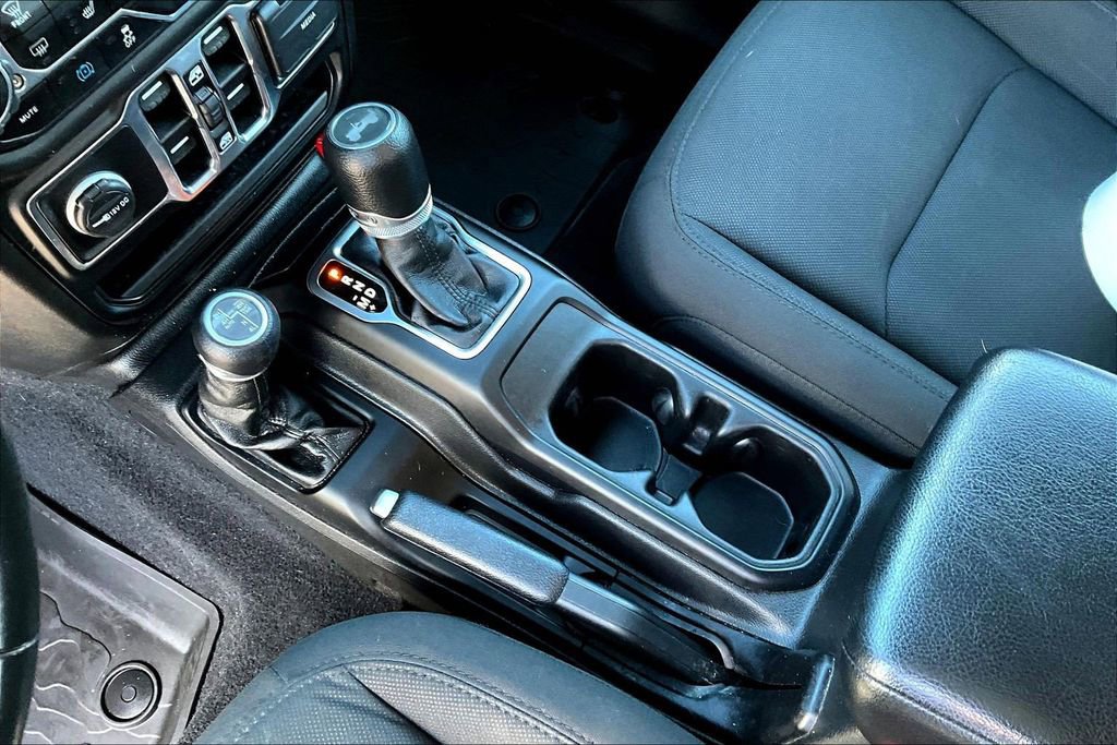 Used 2023 Jeep Wrangler Unlimited w/ Cold Weather Group image 17
