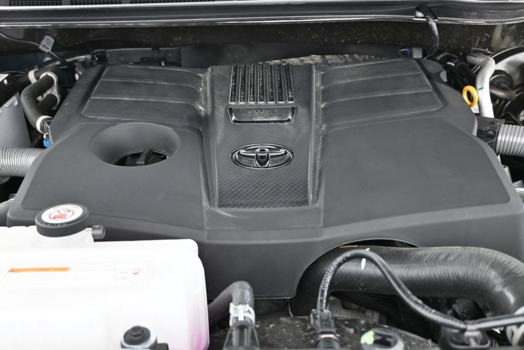 Used 2026 Toyota Tundra Limited AWD/4WD image 40