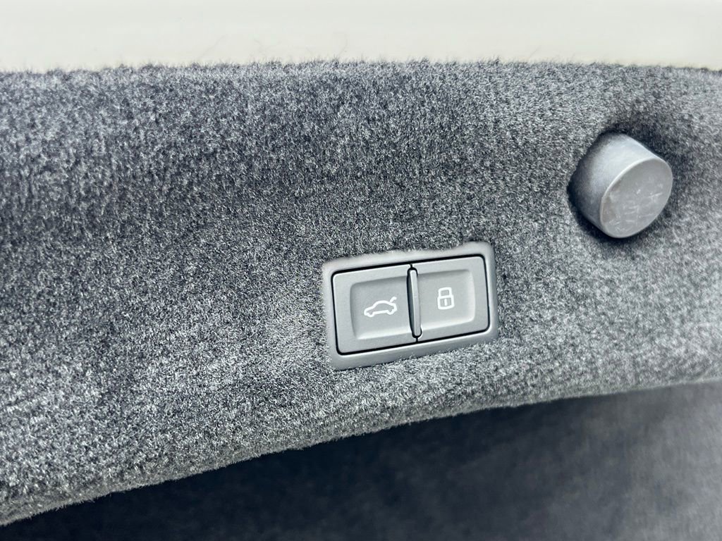 Used 2023 Bentley Continental GT Azure image 19