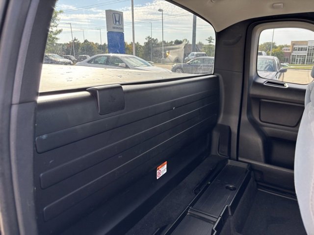 Used 2019 Toyota Tacoma SR image 24