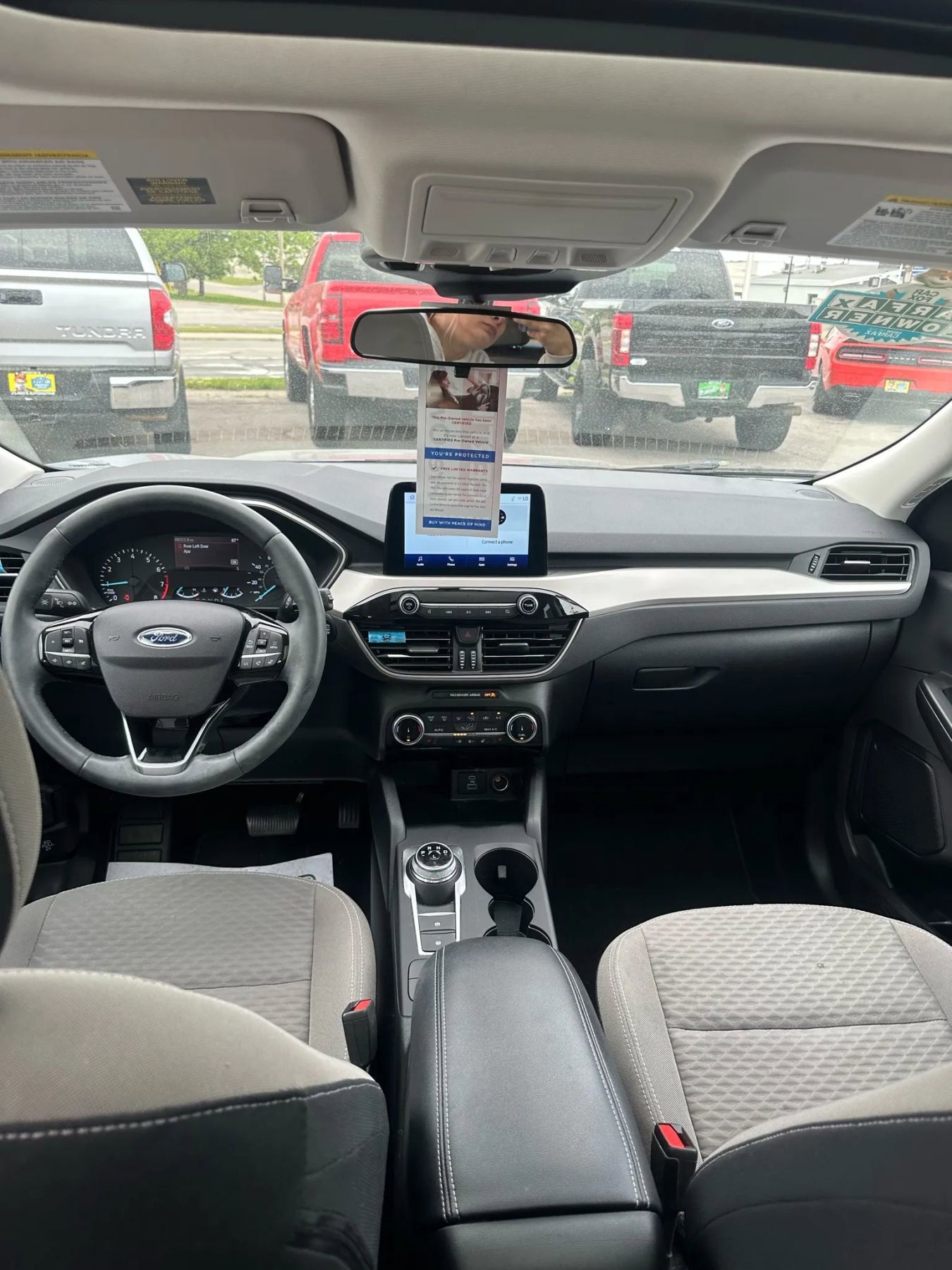 Used 2022 Ford Escape SE w/ SE Sport Appearance Package image 12