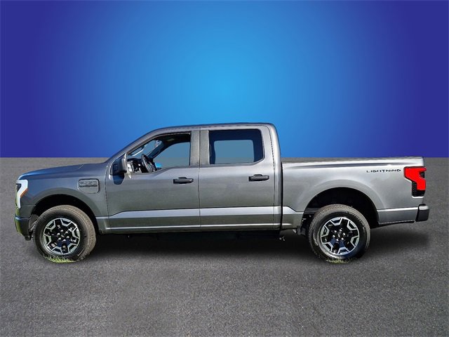 Used 2023 Ford F150 Lightning Pro image 5