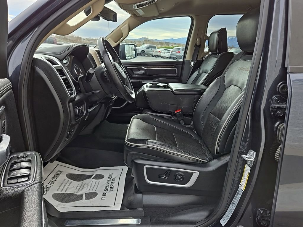 Used 2019 RAM 1500 Laramie AWD/4WD image 17