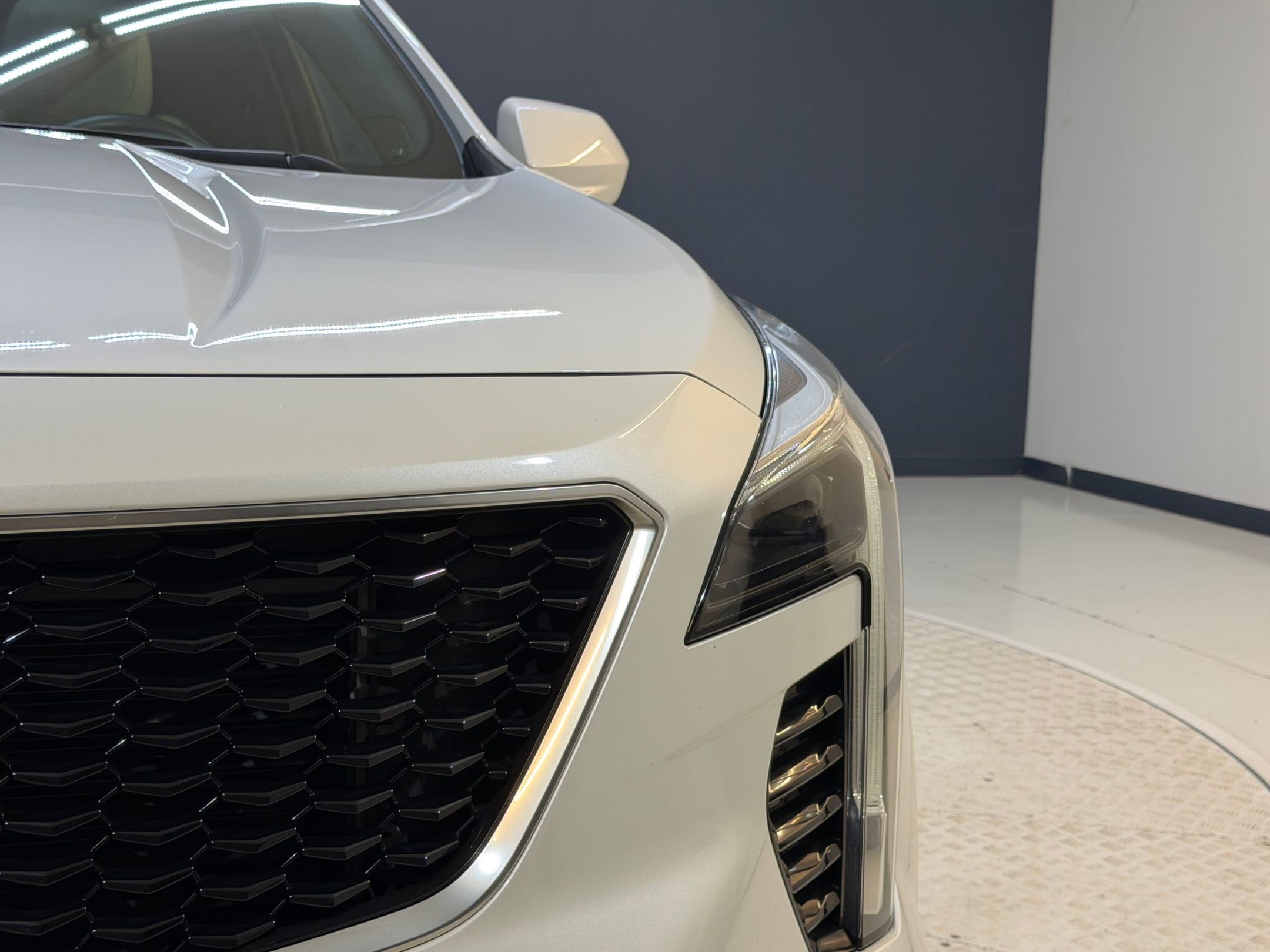 Used 2019 Cadillac XT4 Sport w/ Cold Weather Package AWD/4WD image 10