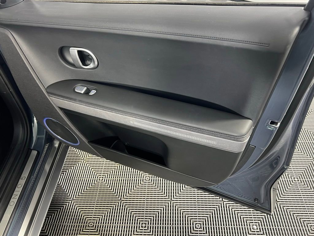 Used 2024 Hyundai Ioniq 5 Limited image 32