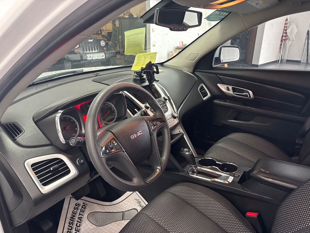 Used 2017 GMC Terrain SLE image 8