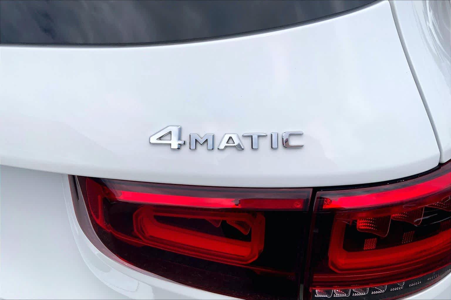 Used 2023 Mercedes-Benz GLB 250 4MATIC image 10