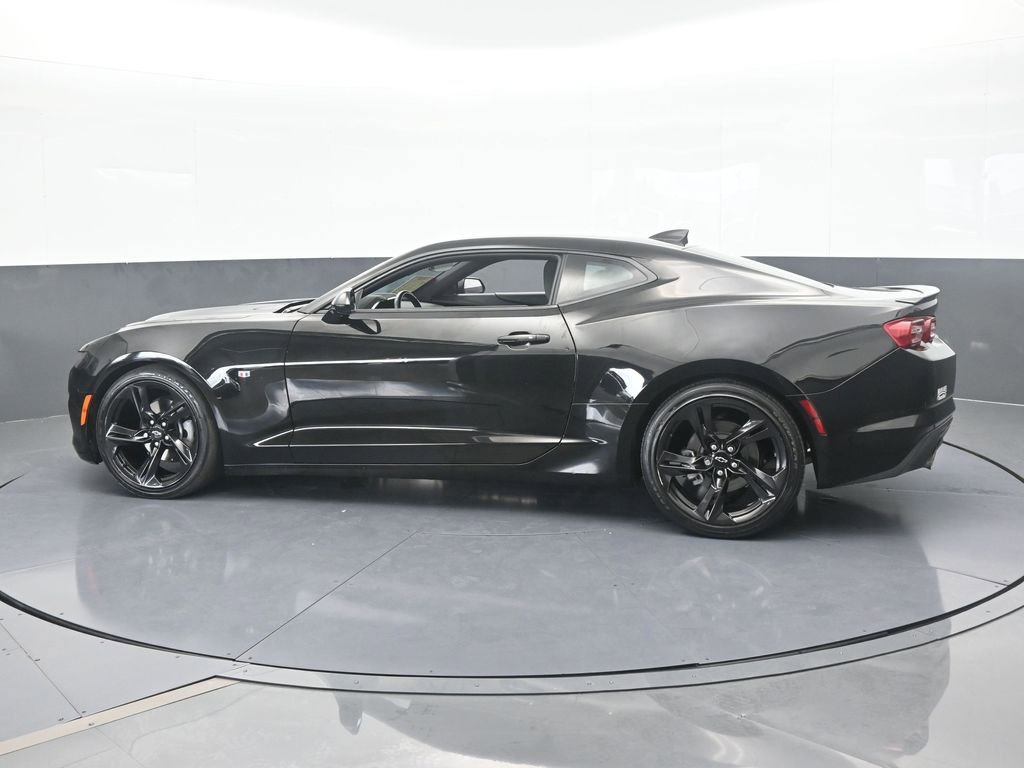 Used 2022 Chevrolet Camaro LT image 3
