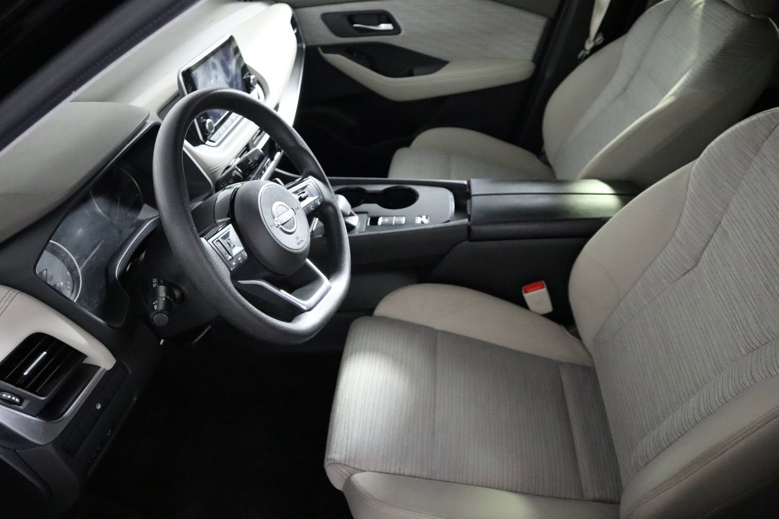 Used 2023 Nissan Rogue SV FWD image 18