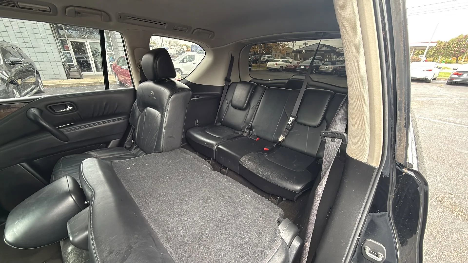 Used 2012 INFINITI QX56 4WD w/ Deluxe Touring Pkg image 13