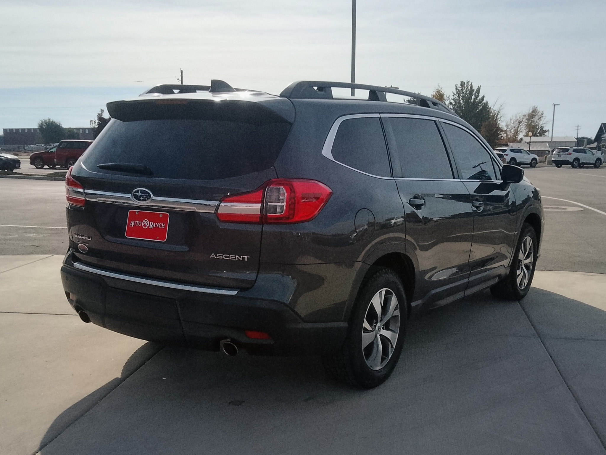 Used 2020 Subaru Ascent Premium w/ Convenience Package AWD/4WD image 3