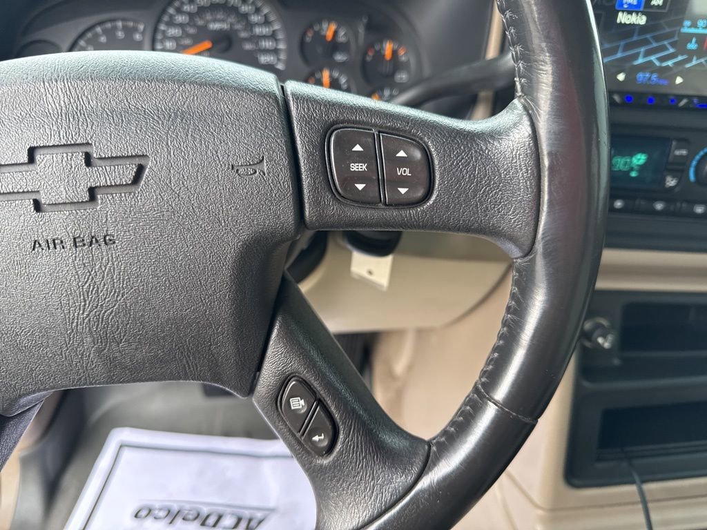 Used 2004 Chevrolet Suburban 2500 LT w/ Preferred Equipment Group image 19