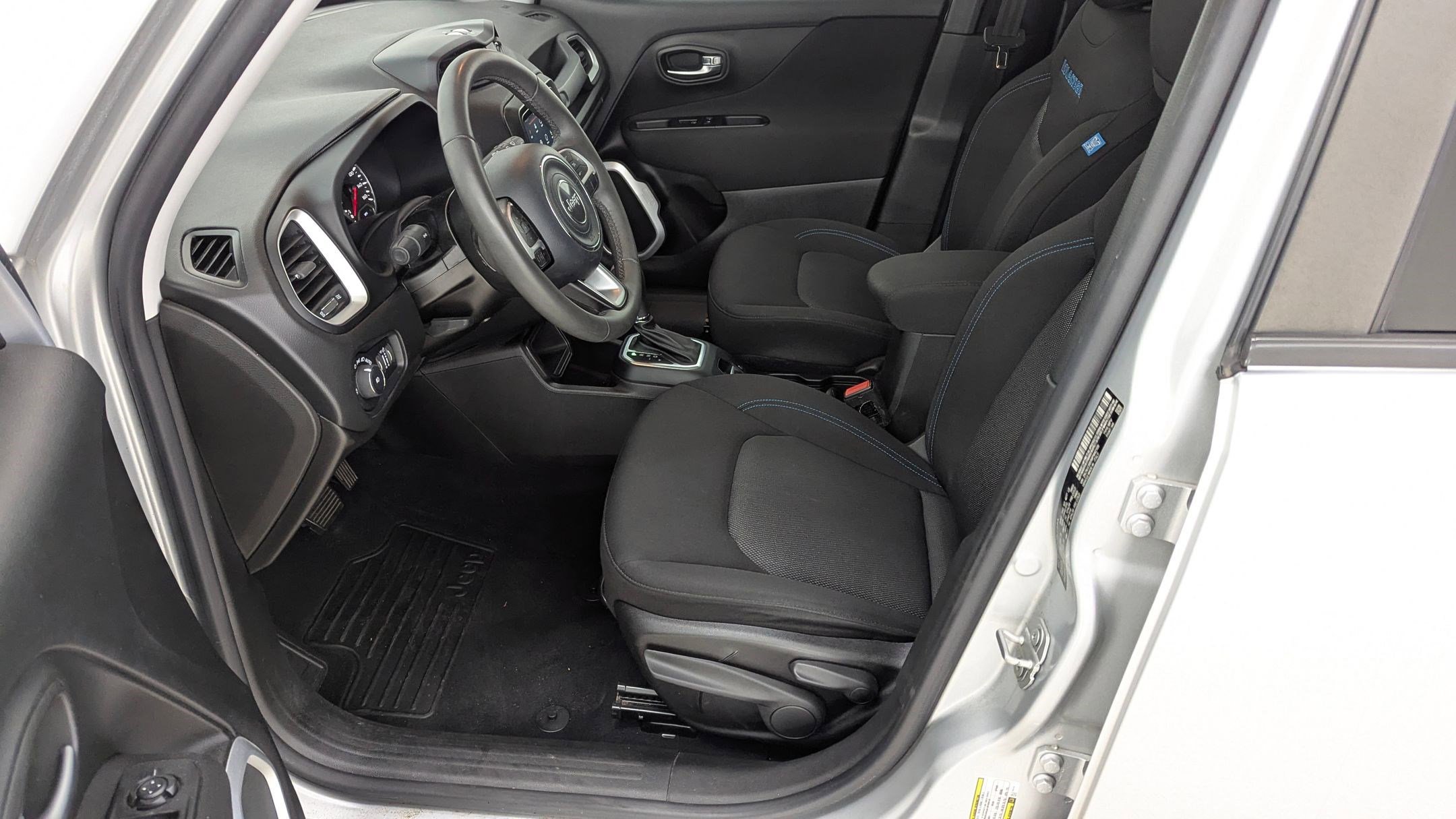 Used 2021 Jeep Renegade Latitude image 5