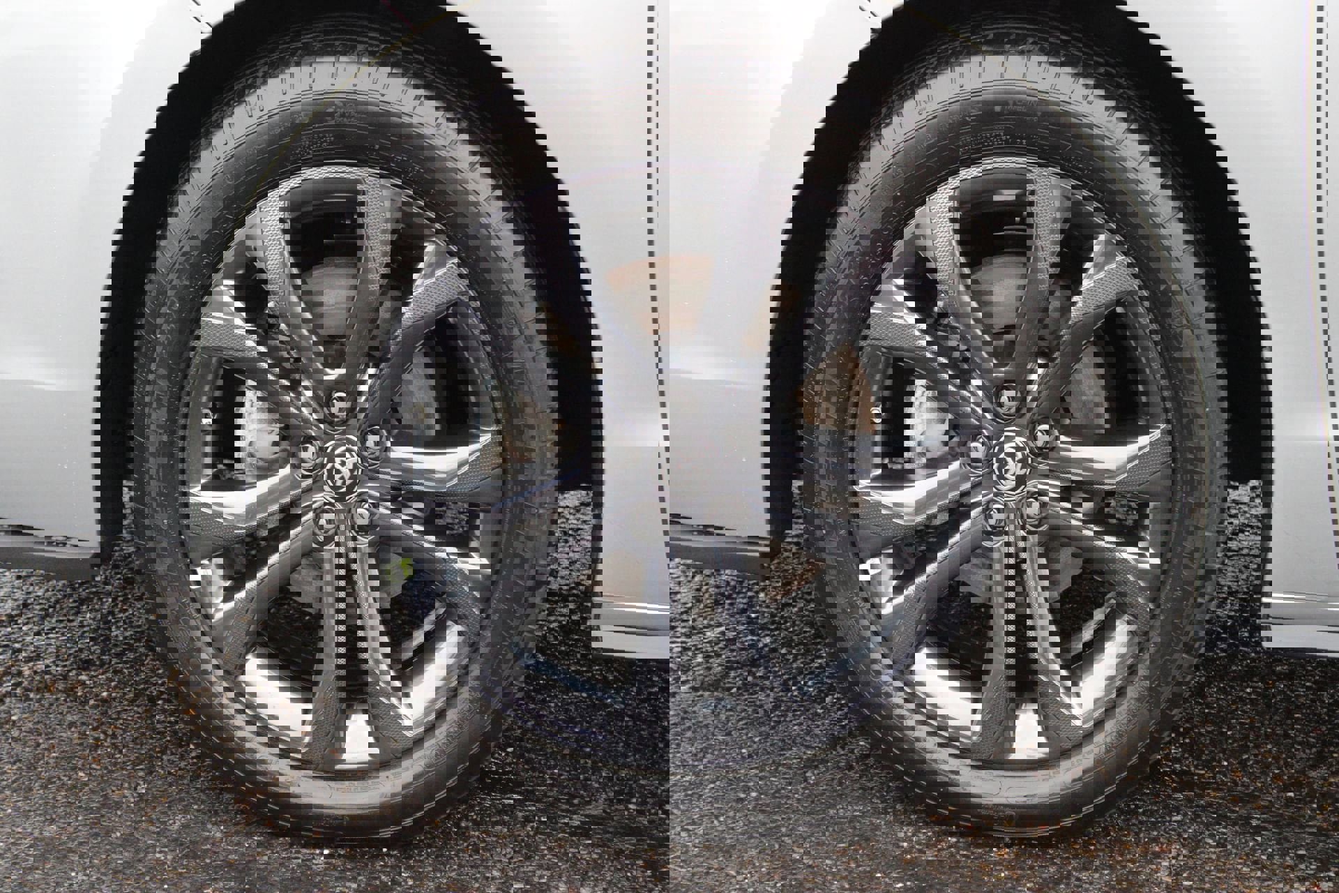 Used 2025 Toyota Sienna XSE w/ XSE Premium Package image 11