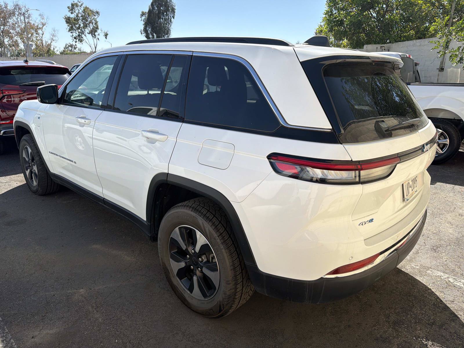 Used 2024 Jeep Grand Cherokee Limited 4xe AWD/4WD image 3