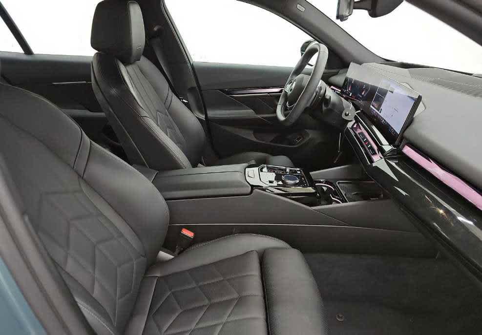 Used 2026 BMW 540i xDrive AWD/4WD image 8
