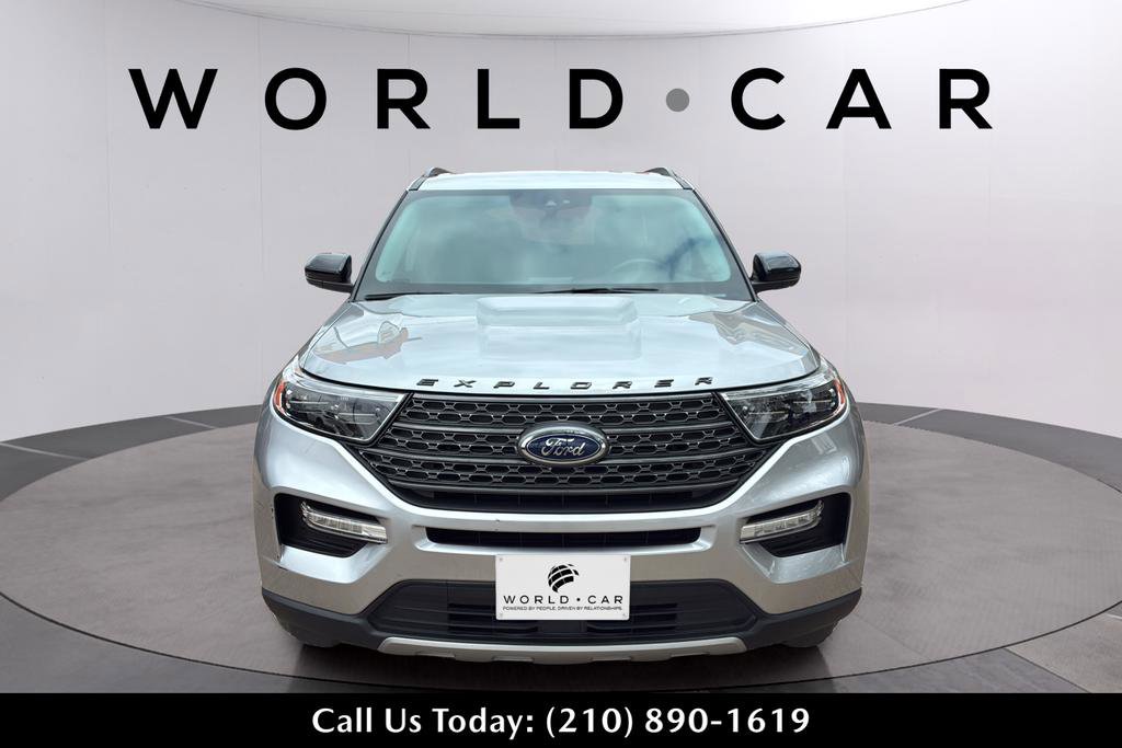 Used 2022 Ford Explorer XLT w/ Equipment Group 202A image 9