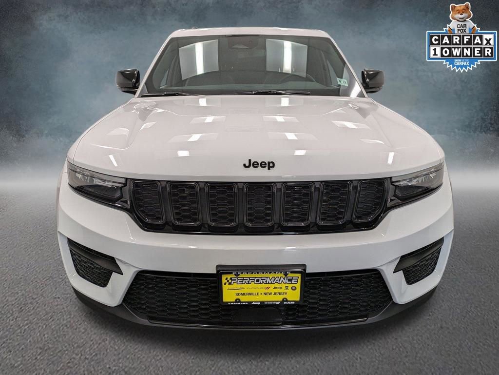 Used 2023 Jeep Grand Cherokee Altitude image 2