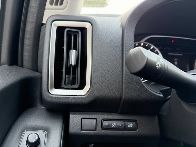 Certified 2025 Nissan Frontier SV RWD image 24