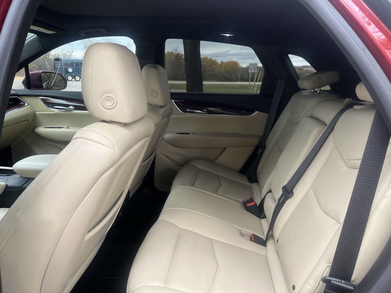 Used 2017 Cadillac XT5 Luxury w/ Driver Awareness Package image 29