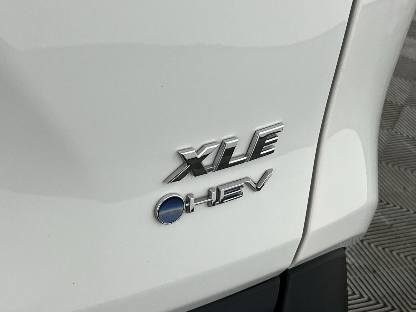 Used 2025 Toyota RAV4 XLE AWD/4WD image 27
