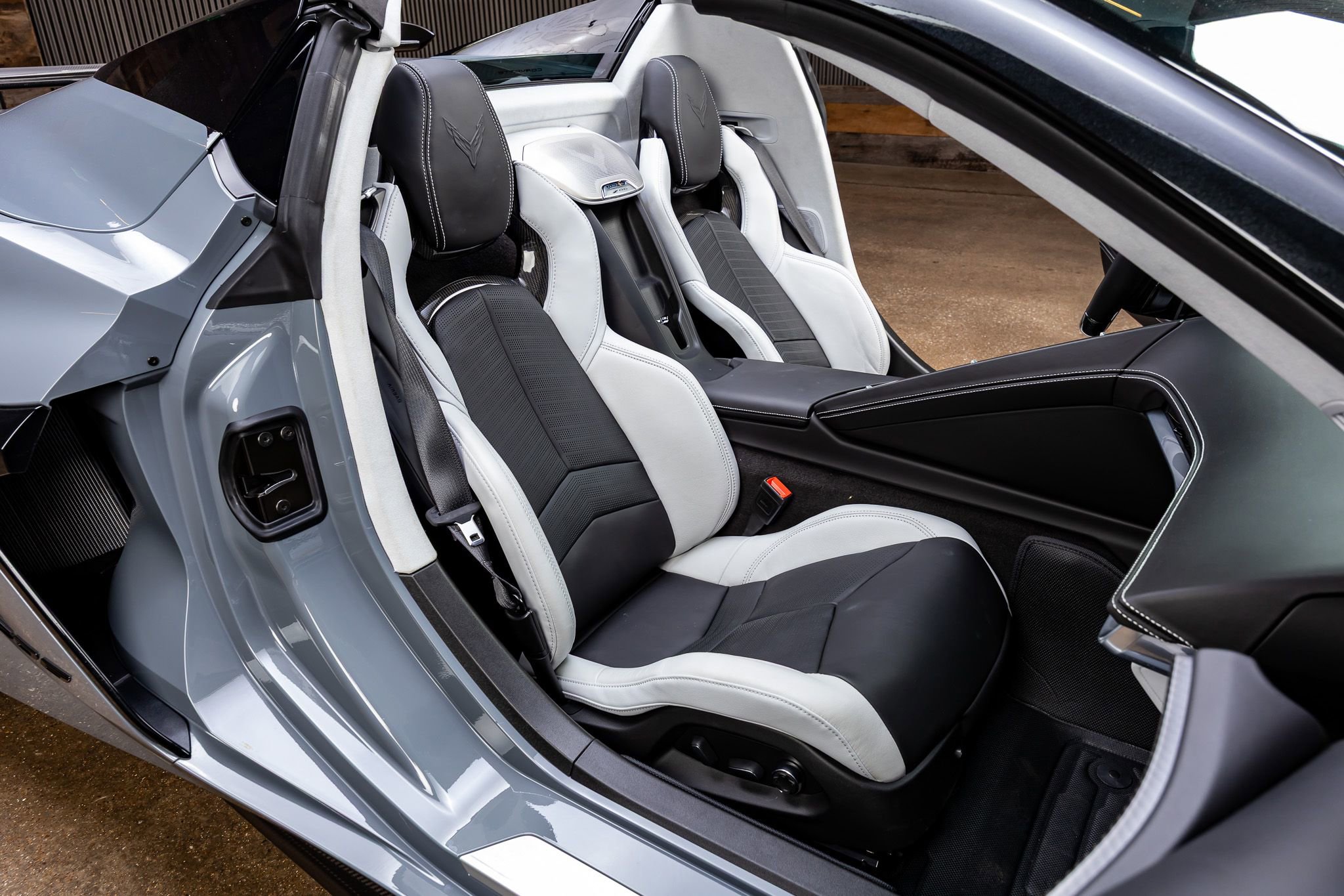 Used 2024 Chevrolet Corvette Z06 RWD image 33