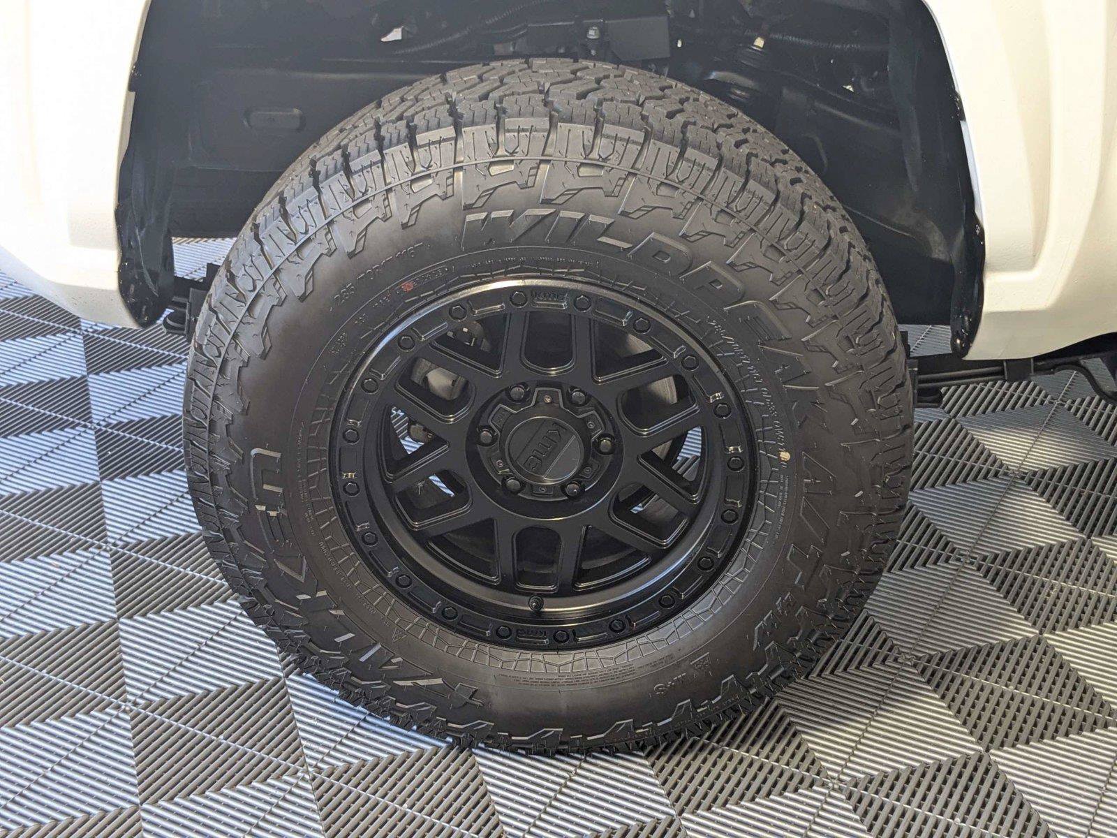 Used 2025 Toyota Tacoma SR AWD/4WD image 9