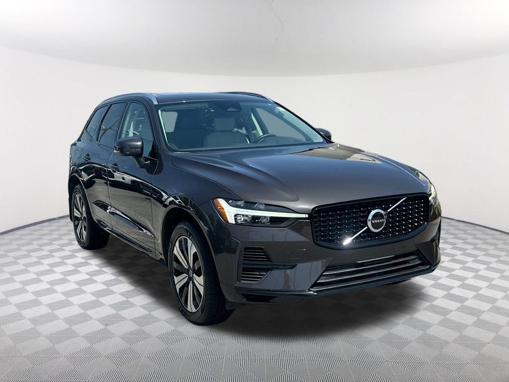 Used 2023 Volvo XC60 T8 Core AWD/4WD image 3