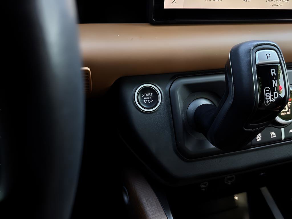 Used 2020 Land Rover Defender 110 X image 16