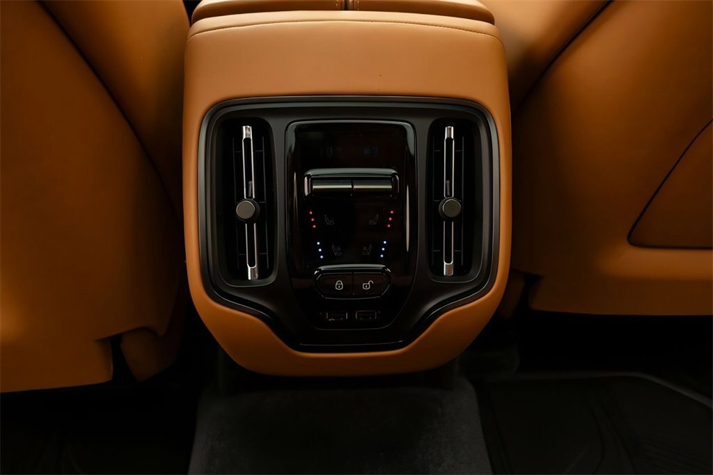 New 2025 Aston Martin DBX 707 image 24