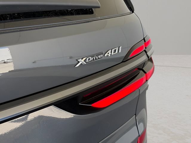 Used 2026 BMW X7 xDrive40i AWD/4WD image 12