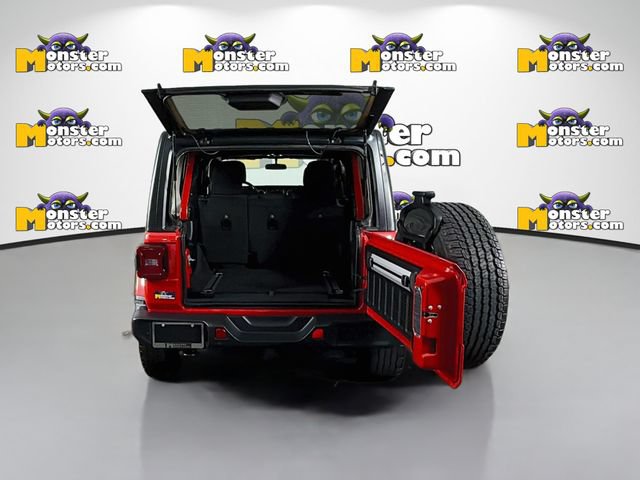 Used 2019 Jeep Wrangler Unlimited Sahara w/ Dual Top Group AWD/4WD image 25