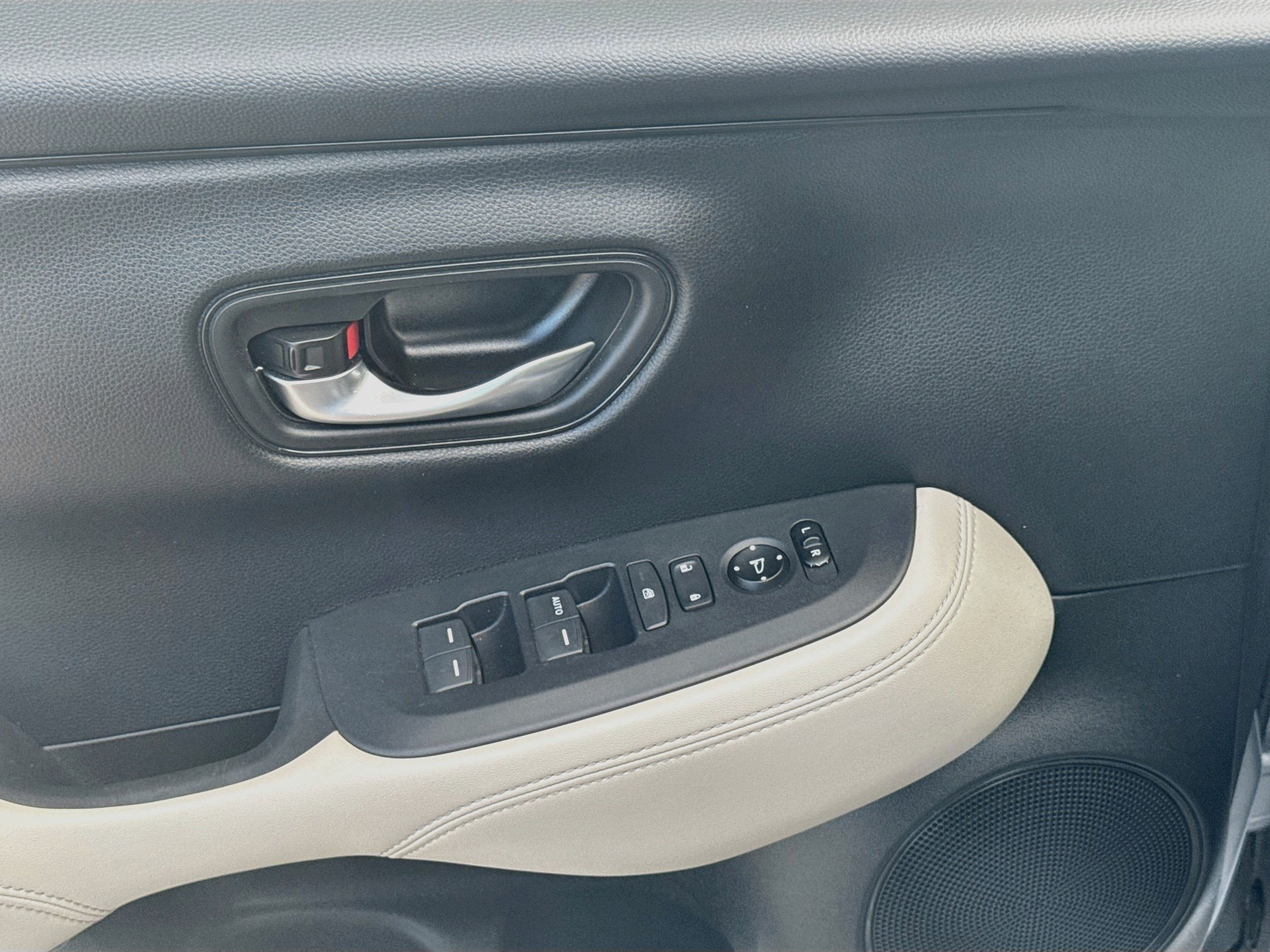 Certified 2024 Honda HR-V LX image 16