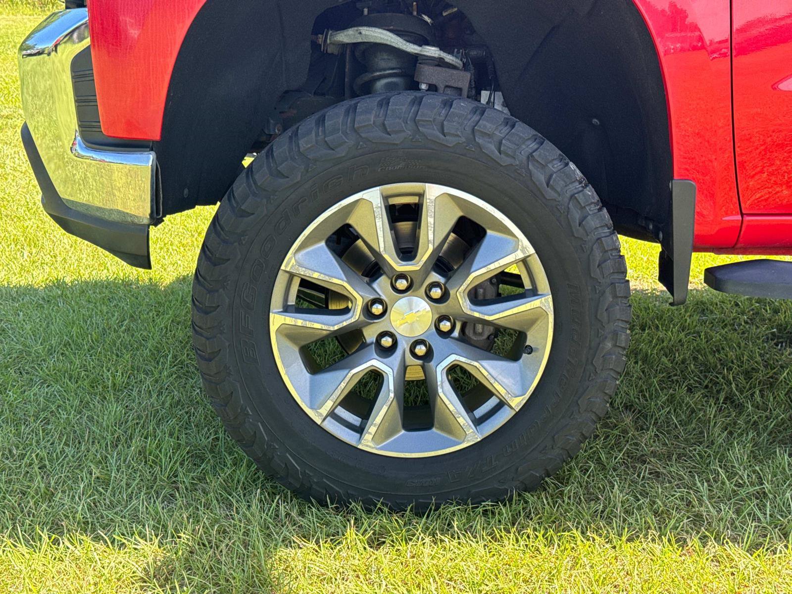 Used 2020 Chevrolet Silverado 1500 LT AWD/4WD image 10