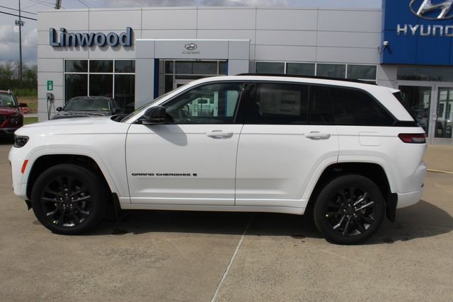 New 2026 Jeep Grand Cherokee Limited image 2