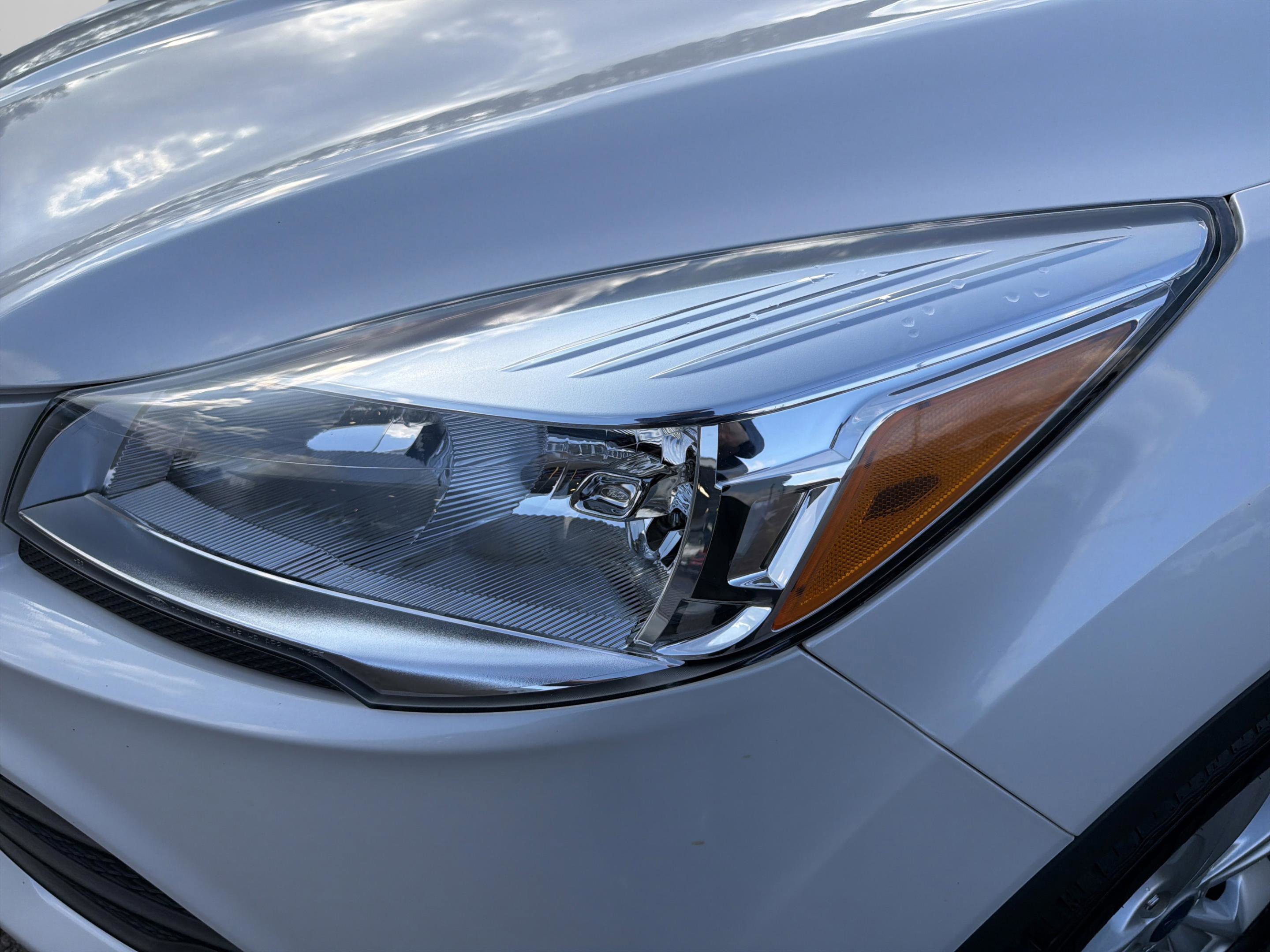 Used 2015 Ford Escape SE image 10